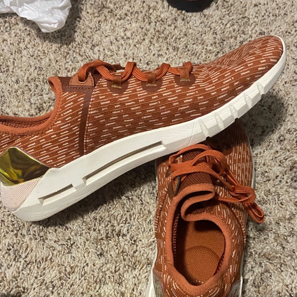 Under Armour Men’s Knit/Performance Sneaker – Size 13